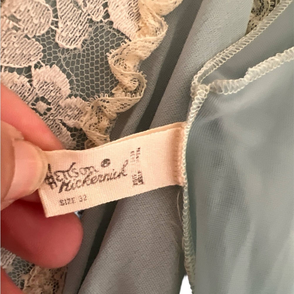 Blue and Cream Lace Robe - Picture 4 of 4
